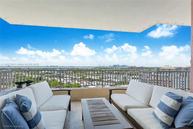 Building Photo - 781 Crandon Blvd