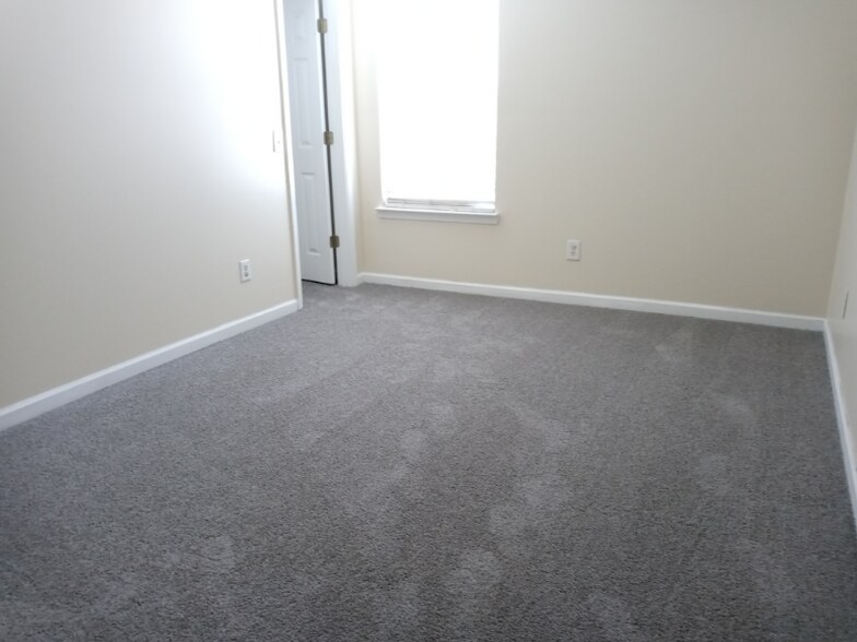 Building Photo - 1650 Ivey Pointe Ct
