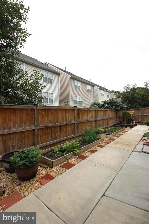 Building Photo - 9577 5th Pl