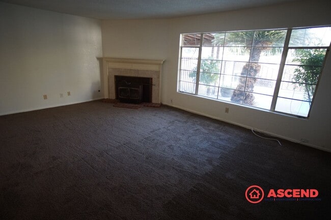 Building Photo - Stunning Home in Northeast Bakersfield!