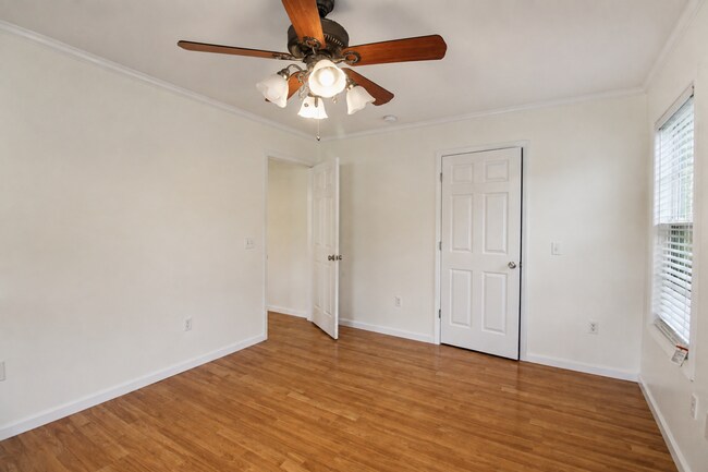 Building Photo - 700 Purvin Lollar Rd