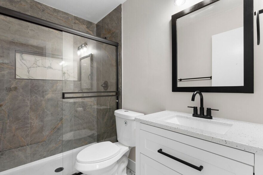 Building Photo - 2905 W 39th Ave