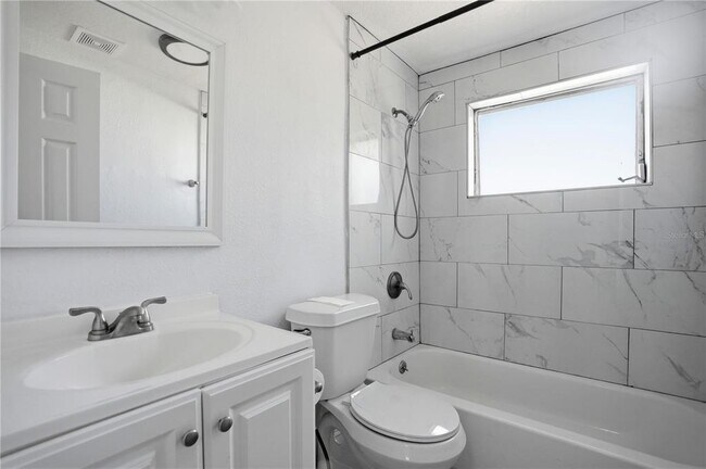 Building Photo - 3301 Rosefield Dr