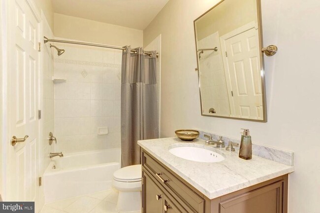 Building Photo - 9110 Sterling Montague Dr