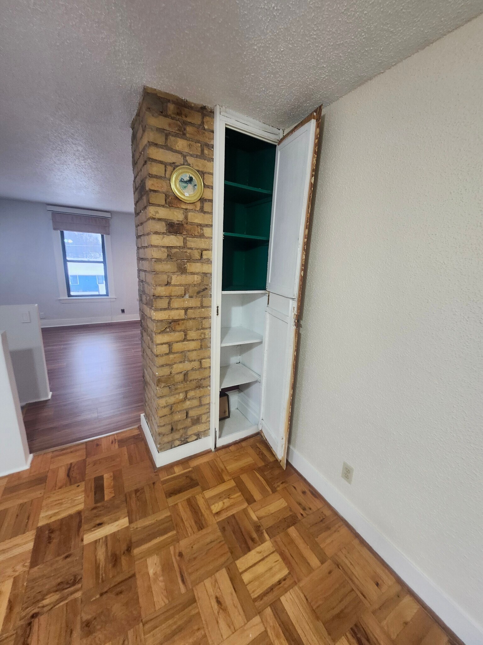 Building Photo - 796 Larpenteur Ave W