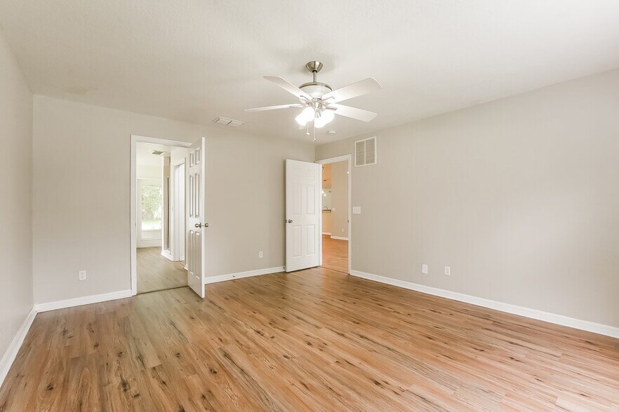 Building Photo - 35221 W Griffin Dr