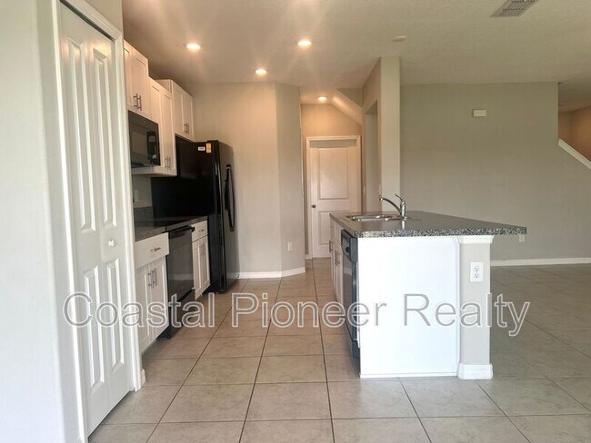 Building Photo - 7018 Samuel Ivy Dr