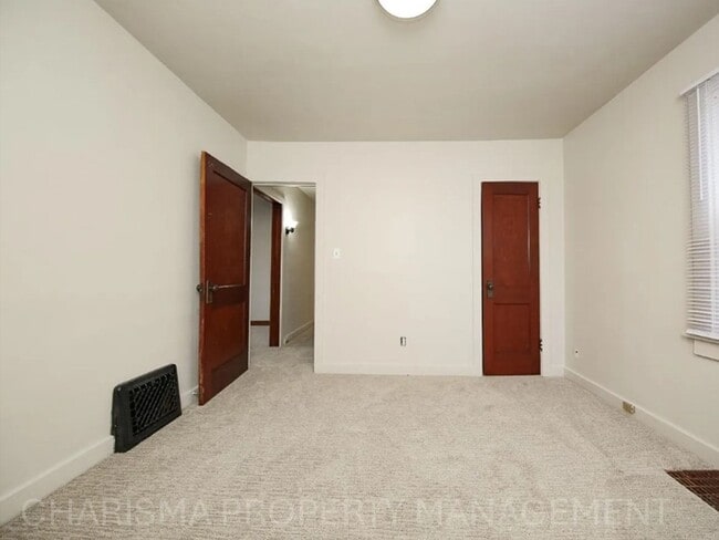 Building Photo - Charming 3 BD Home Across from Emerson Park – Move-In Ready!