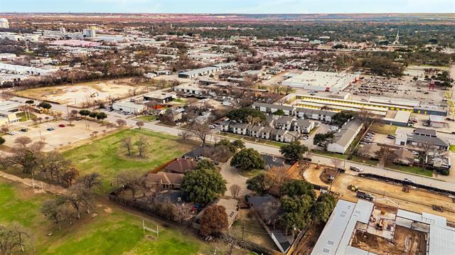 Building Photo - 400 Ricker Ct