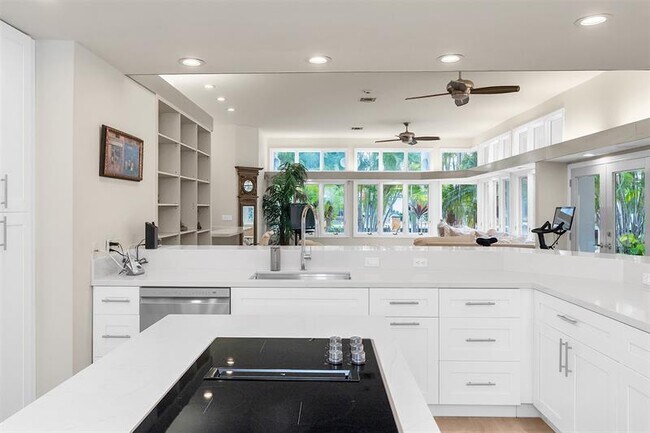 Building Photo - 18 Nurmi Dr