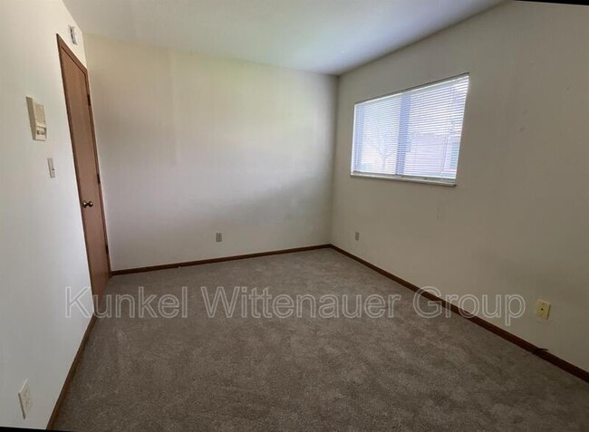 Building Photo - 291 Eagle Ridge