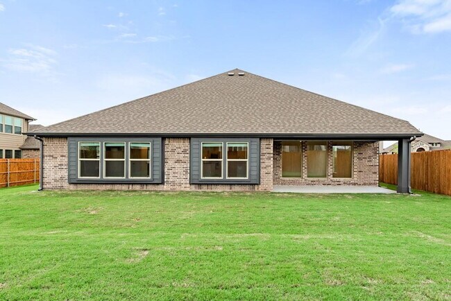 Building Photo - Spacious 4-Bedroom Retreat with 3 Full Baths – Your Modern Sanctuary Awaits in Justin, TX!
