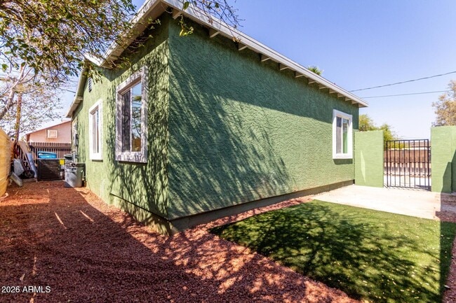 Building Photo - 510 N 10th St