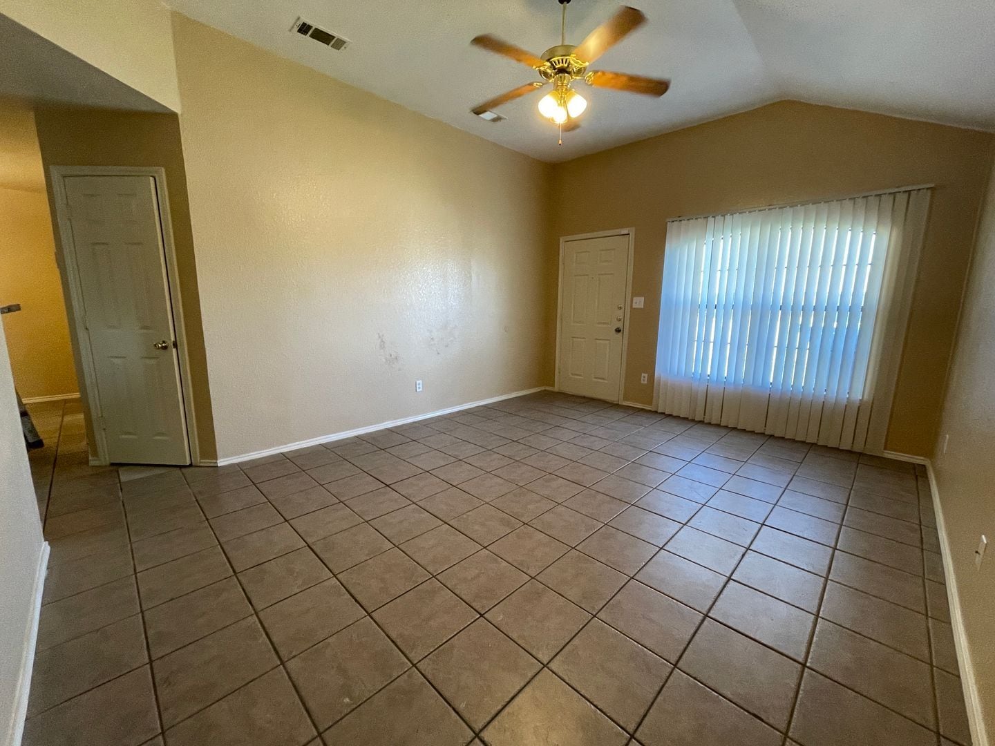 Building Photo - 5000 John David Dr