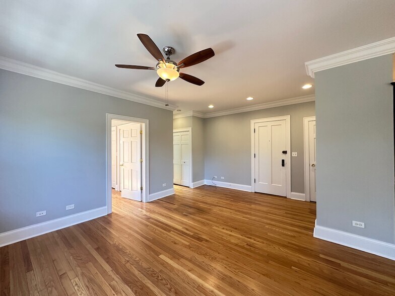 Building Photo - 4414 N Rockwell St