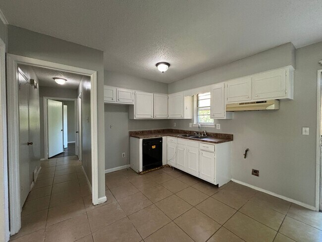 Building Photo - Register your account with Rently to sched...