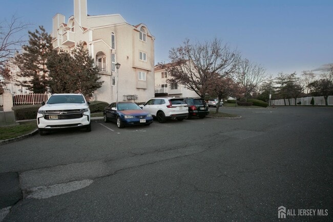 Building Photo - 410 Johnstone St