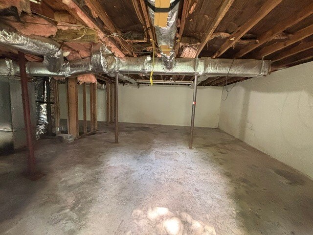 Building Photo - 6200 Ridge Rd