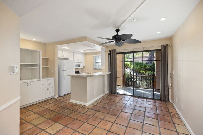 Building Photo - Cozy 1 Bed 1 Bath San Clemente Apartment