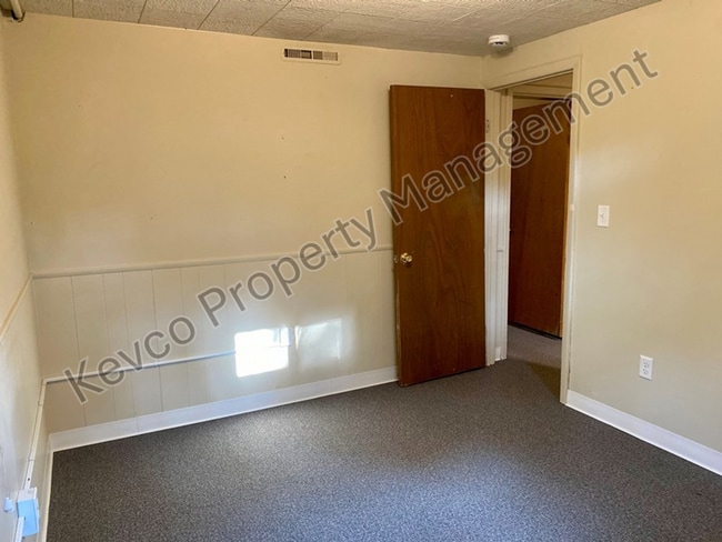 Building Photo - 1313 Fairview Dr