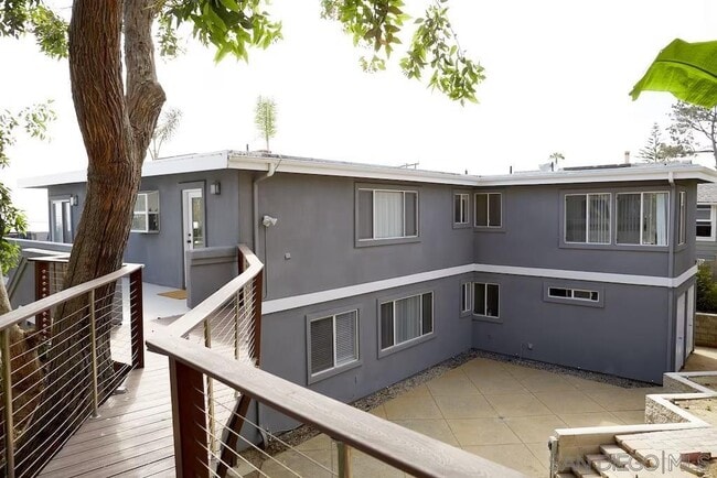 Building Photo - 1647 Haydn Dr