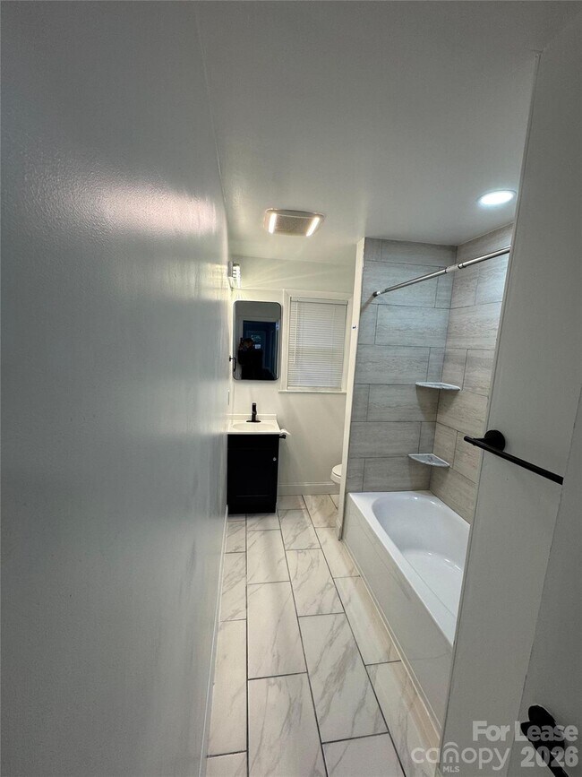 Building Photo - 4488 Giles Ave