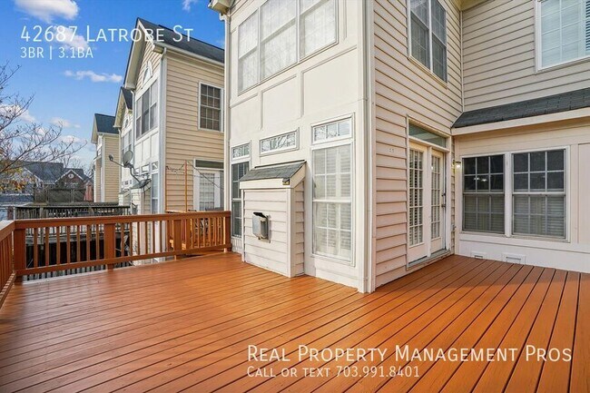 Building Photo - 42687 Latrobe St