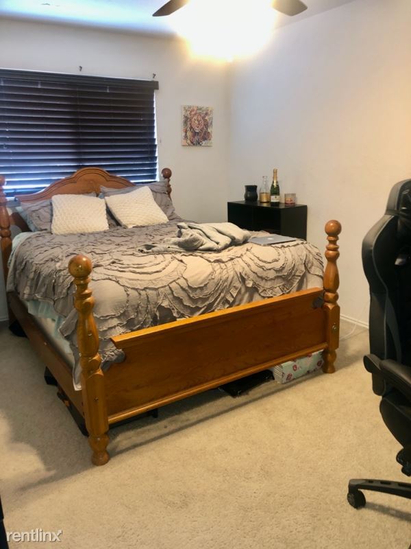 Building Photo - 2 br, 2.5 bath Townhome - 2305 Kingsway Dr