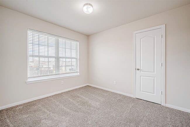 Building Photo - 3406 Water Lilly Way