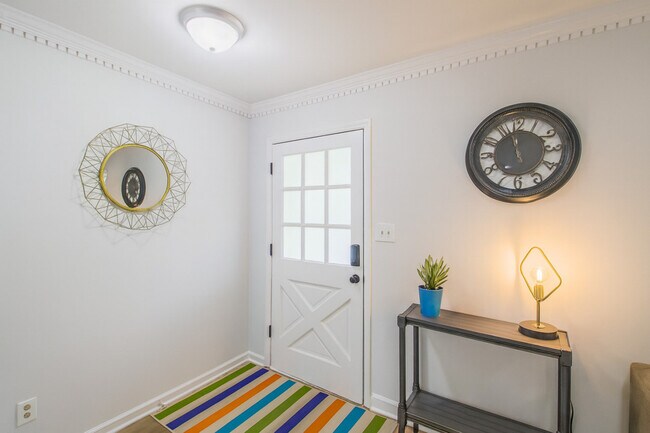 Building Photo - 8800 Nightingale Ln