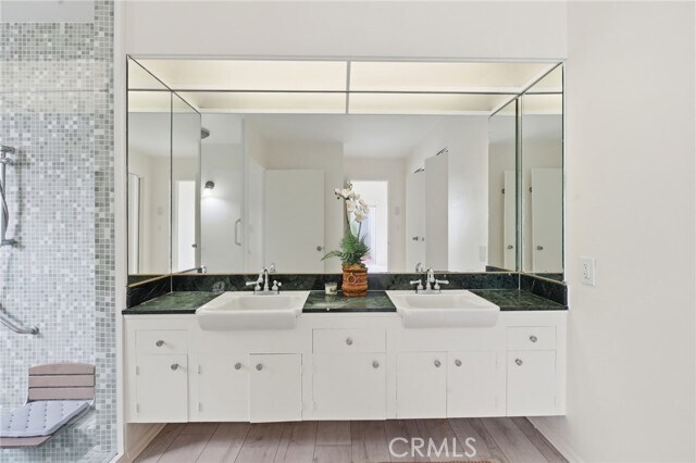 Building Photo - 1510 Westcliff Dr