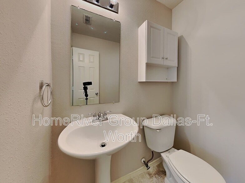 Building Photo - 5900 Calloway Dr