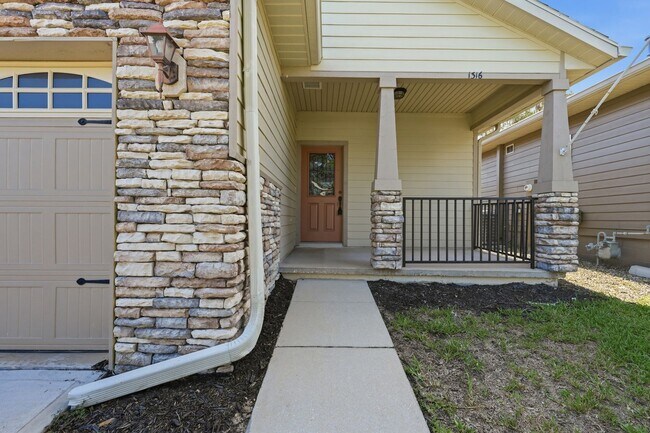 Building Photo - 1316 NW 120th Way
