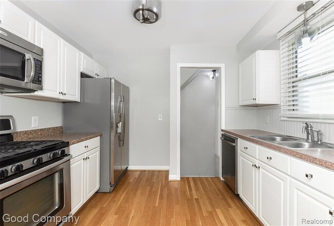 Building Photo - 1197 Catalpa Dr