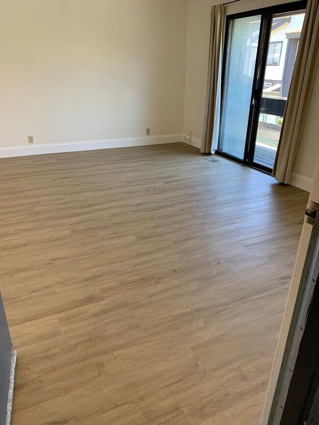 Building Photo - 2BD / 2BA Condo in Cedar Creek