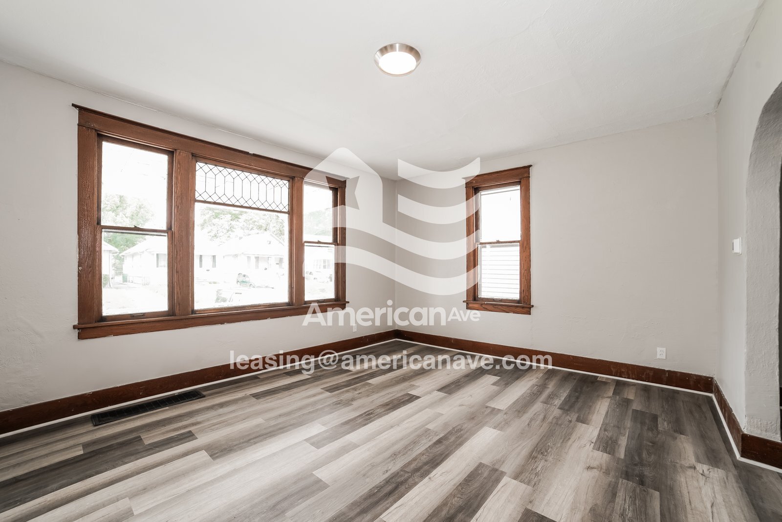 Building Photo - 707 E Republic St