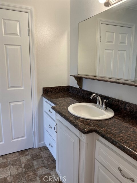 Building Photo - 2323 Eastbluff Dr