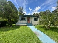 Building Photo - Beautifully Renovated 4 Bedroom Home With Modern Finishes