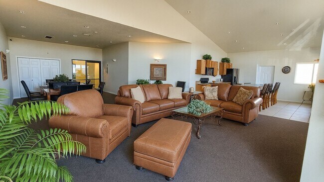 Building Photo - Diamond Valley Apartments Plan F