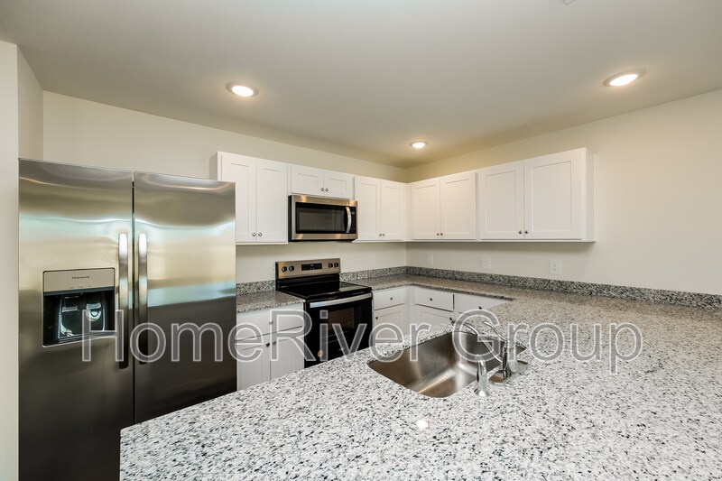 Building Photo - 2491 NW 23rd Ave