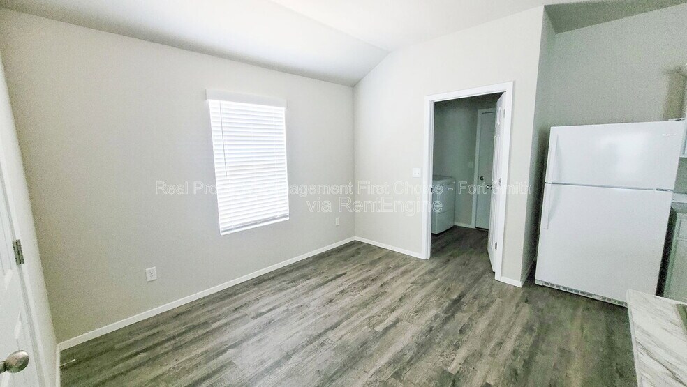 Building Photo - 8218 Melody Ln