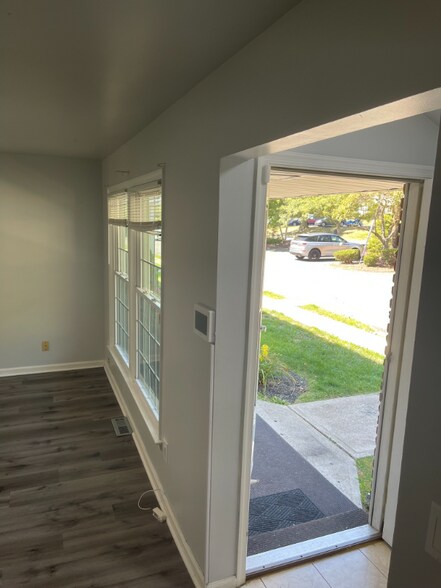 Building Photo - 104 Haverford Dr
