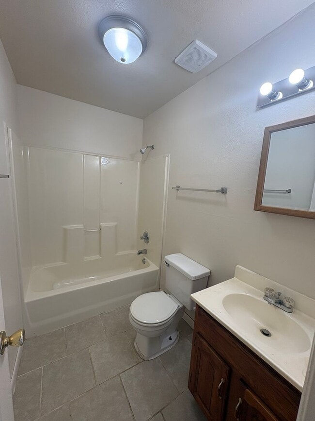 Building Photo - Cozy 2 Bedroom Duplex In Mount Sterling