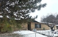 Building Photo - Well maintained tree street home with garage