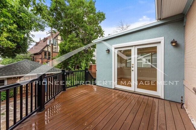 Building Photo - 3256 Meade St