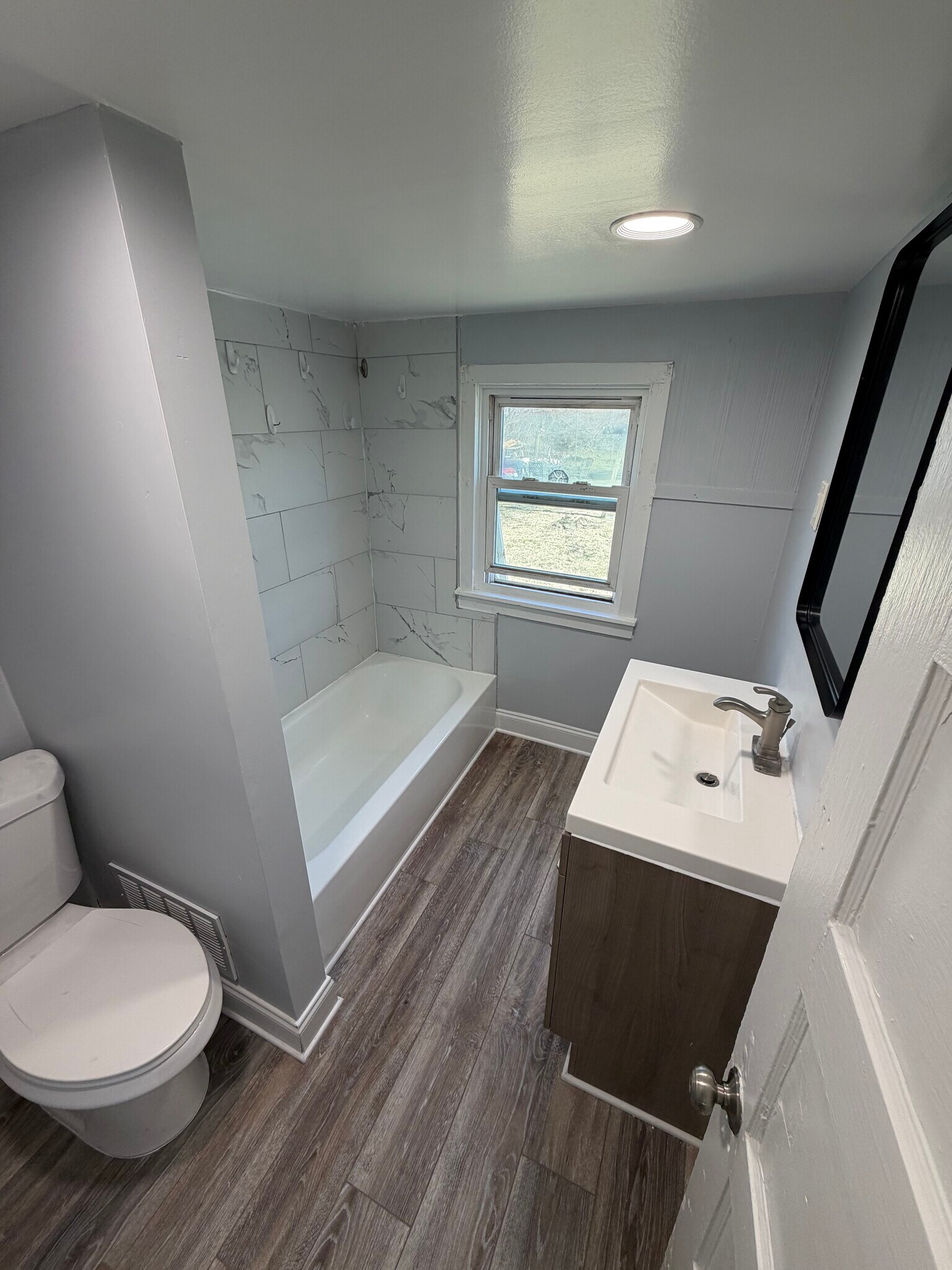 Building Photo - 1614 Kings Hwy