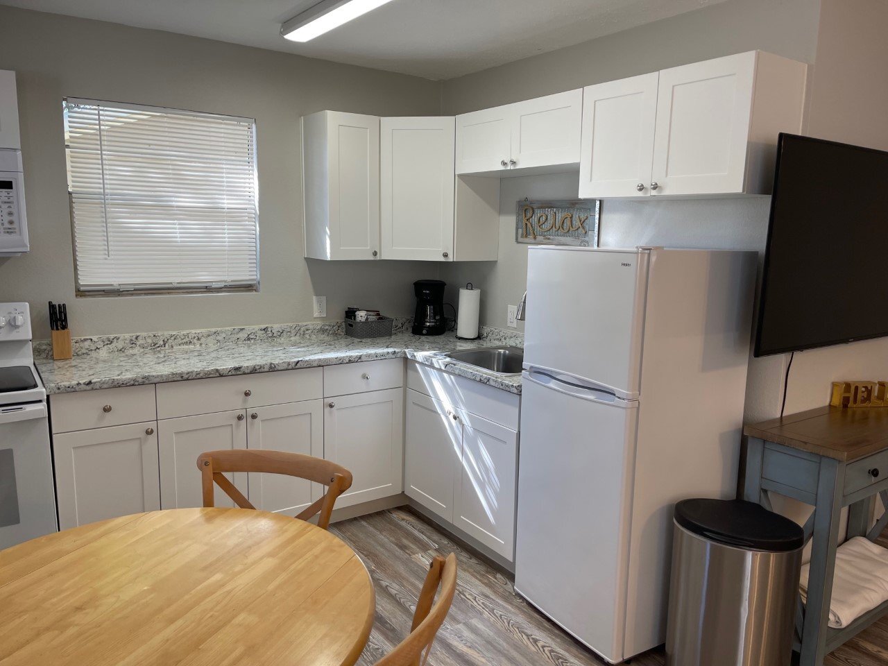 Building Photo - 2640 NE Indian River Dr