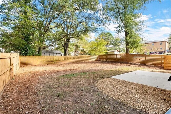 Building Photo - Spacious 4BR/4BA Home in Prime College Park Location