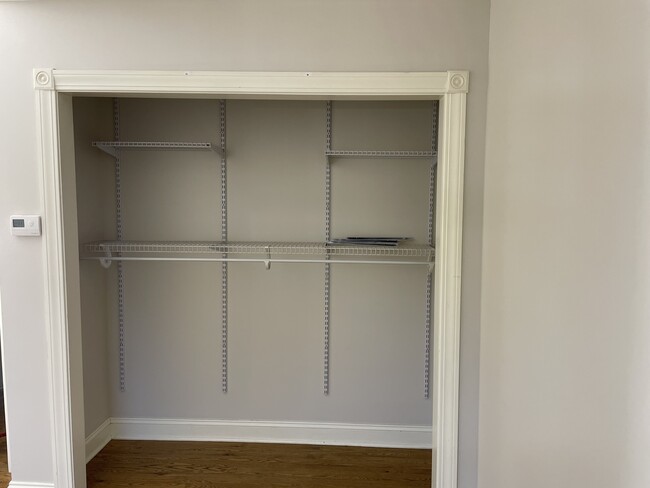 Building Photo - 611 Suite B