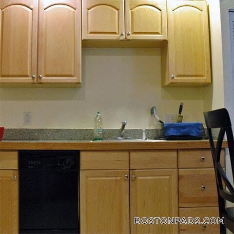 Building Photo - 224 Hanover St